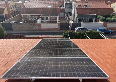 Instalación fotovoltaica de autoconsumo de 2.75 kW con acumulación en Velilla de San Antonio Madrid